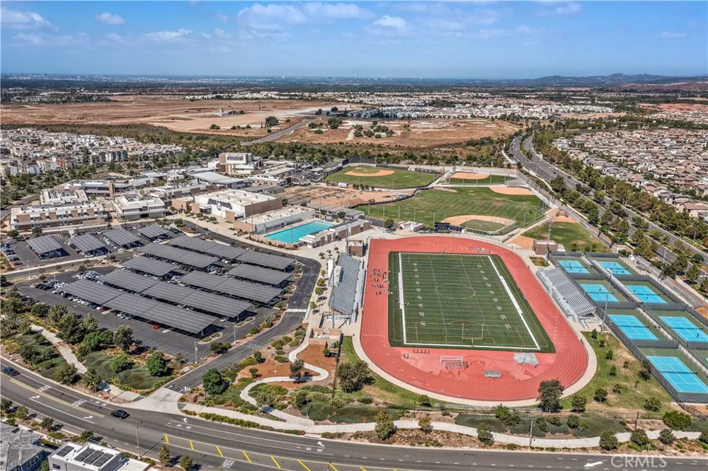 259 Lynx Irvine, CA 92618