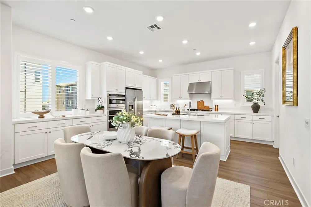 259 Lynx Irvine, CA 92618