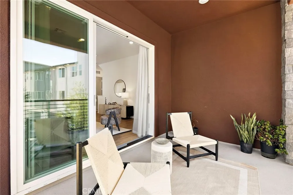 259 Lynx Irvine, CA 92618
