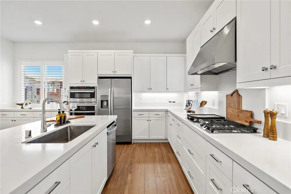259 Lynx Irvine, CA 92618
