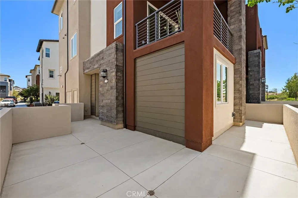 259 Lynx Irvine, CA 92618