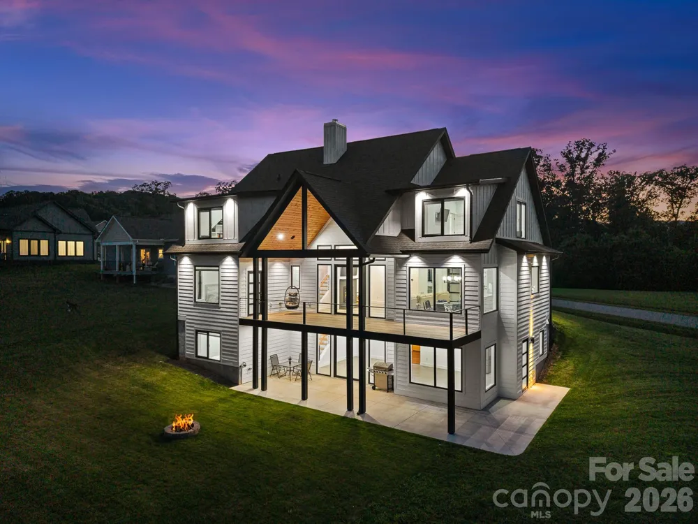 1026 Hillside Ridge Road Candler, NC 28715