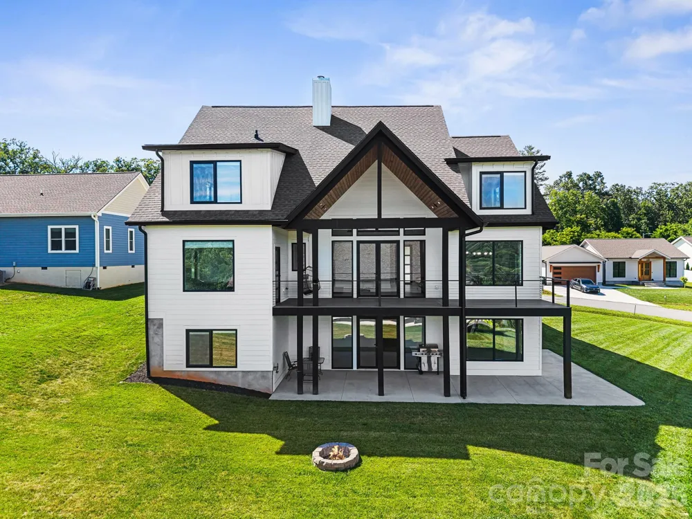1026 Hillside Ridge Road Candler, NC 28715