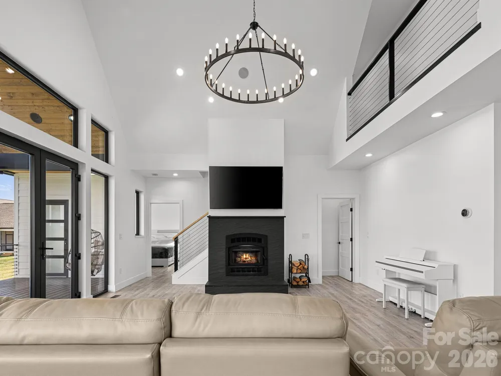 1026 Hillside Ridge Road Candler, NC 28715