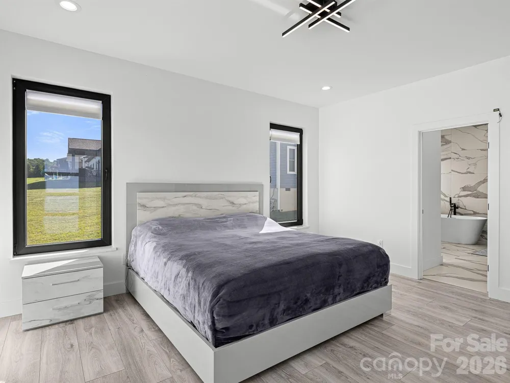 1026 Hillside Ridge Road Candler, NC 28715