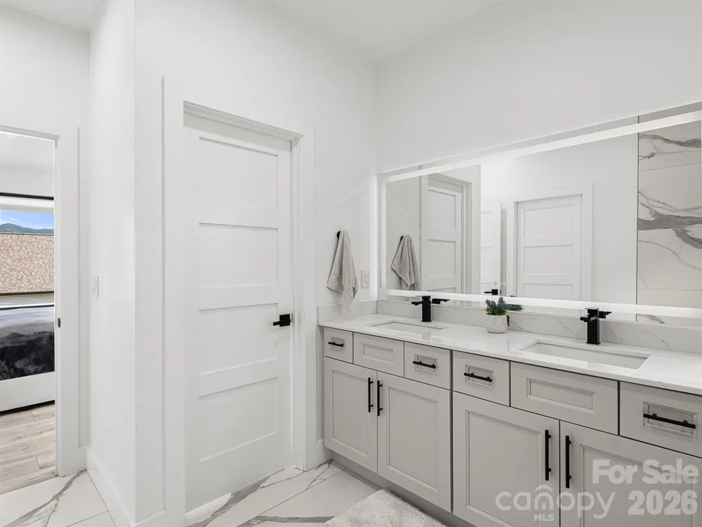 1026 Hillside Ridge Road Candler, NC 28715