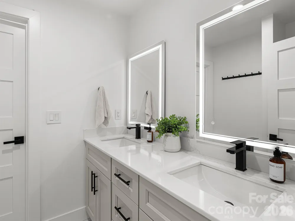 1026 Hillside Ridge Road Candler, NC 28715