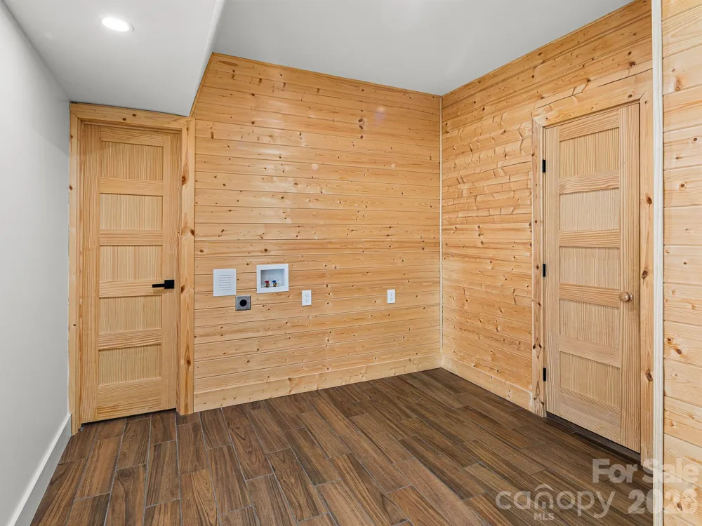1026 Hillside Ridge Road Candler, NC 28715