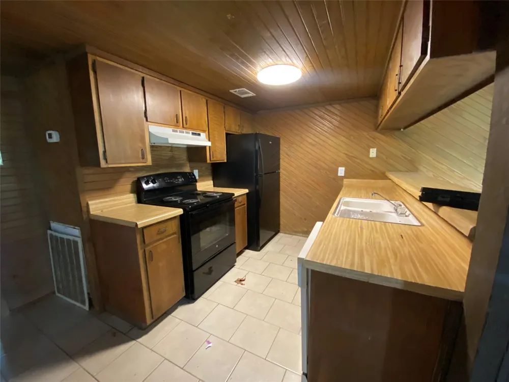 22358 Piney Point E #C Huntsville, TX 77320