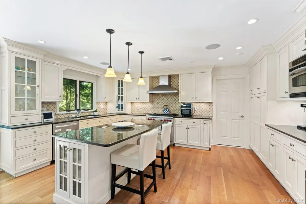 6 Magnetti Circle Mamaroneck, NY 10543