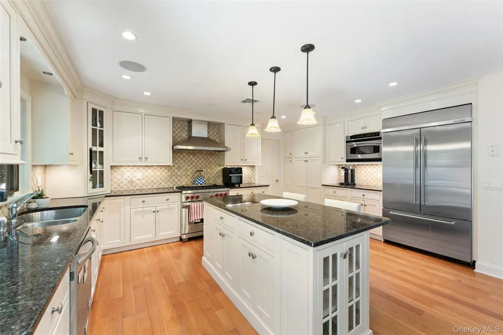 6 Magnetti Circle Mamaroneck, NY 10543