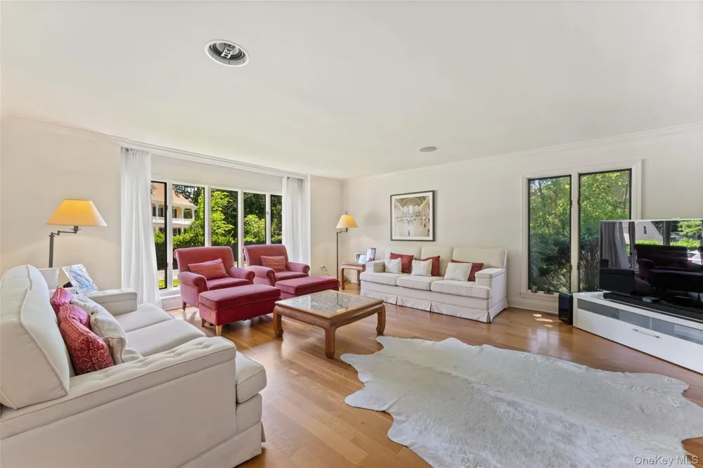6 Magnetti Circle Mamaroneck, NY 10543