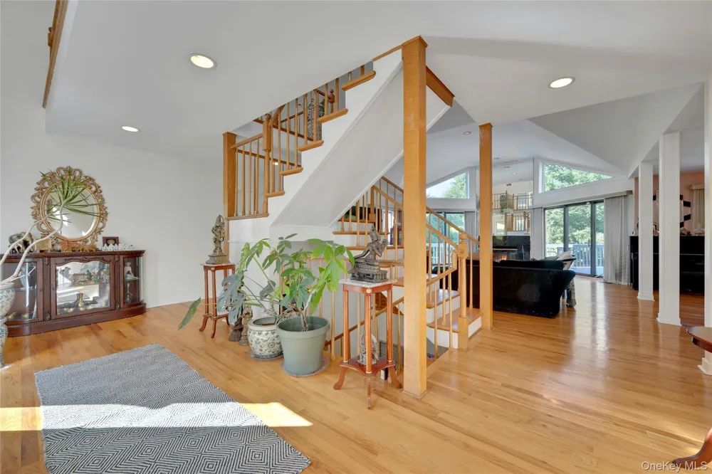 2 Meadowwood Lane Rye, NY 10580