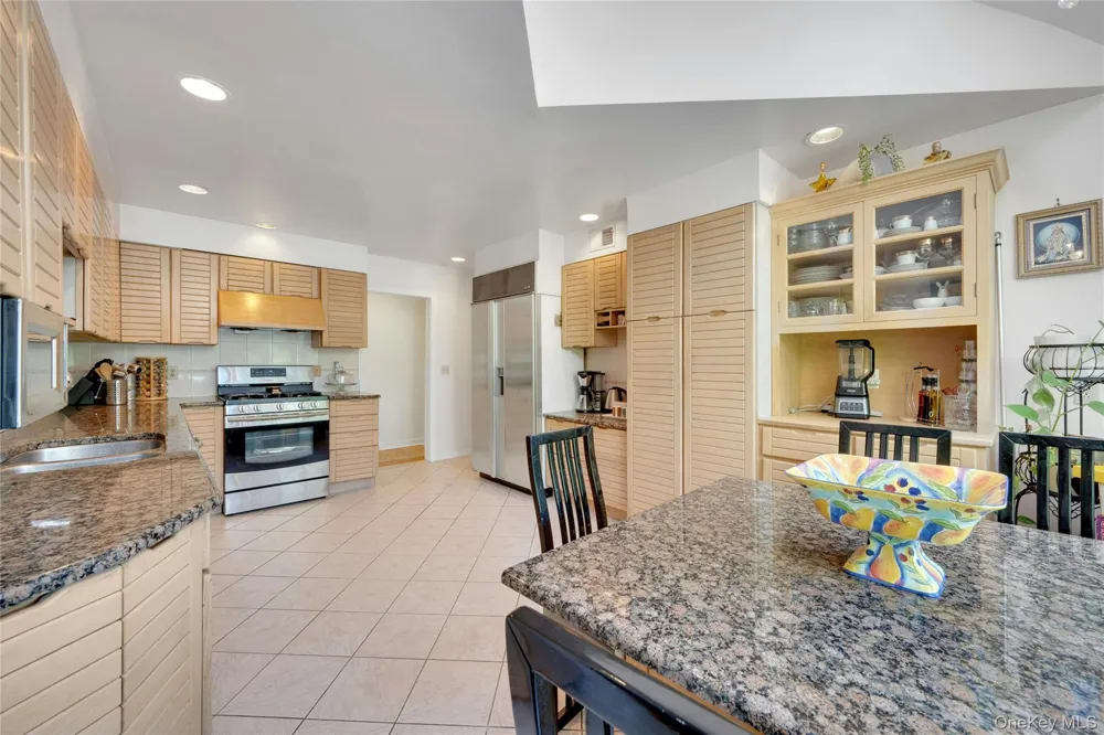 2 Meadowwood Lane Rye, NY 10580