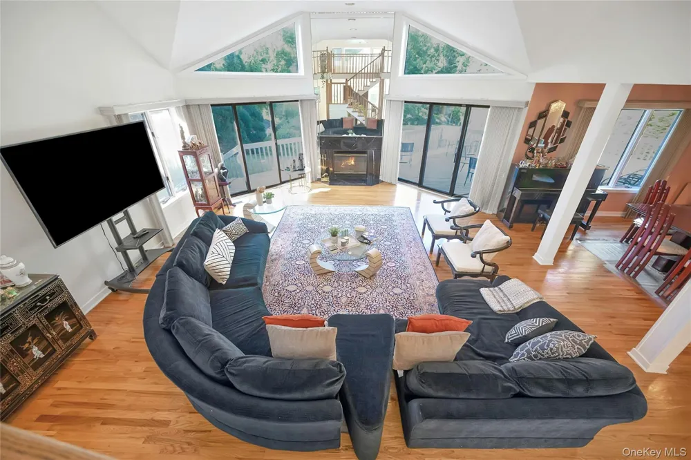 2 Meadowwood Lane Rye, NY 10580