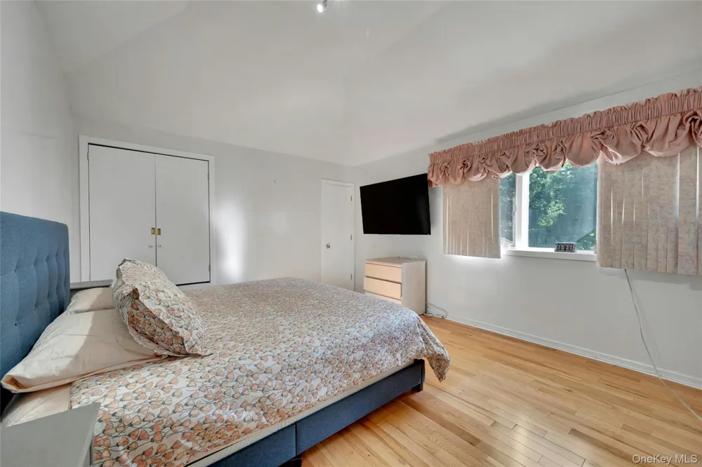 2 Meadowwood Lane Rye, NY 10580