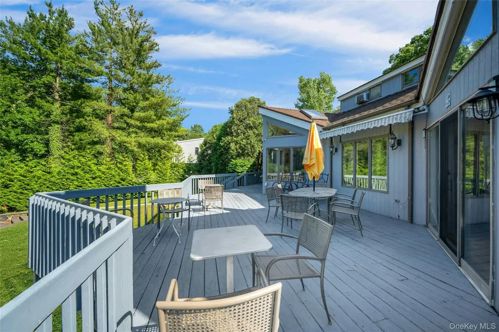 2 Meadowwood Lane Rye, NY 10580