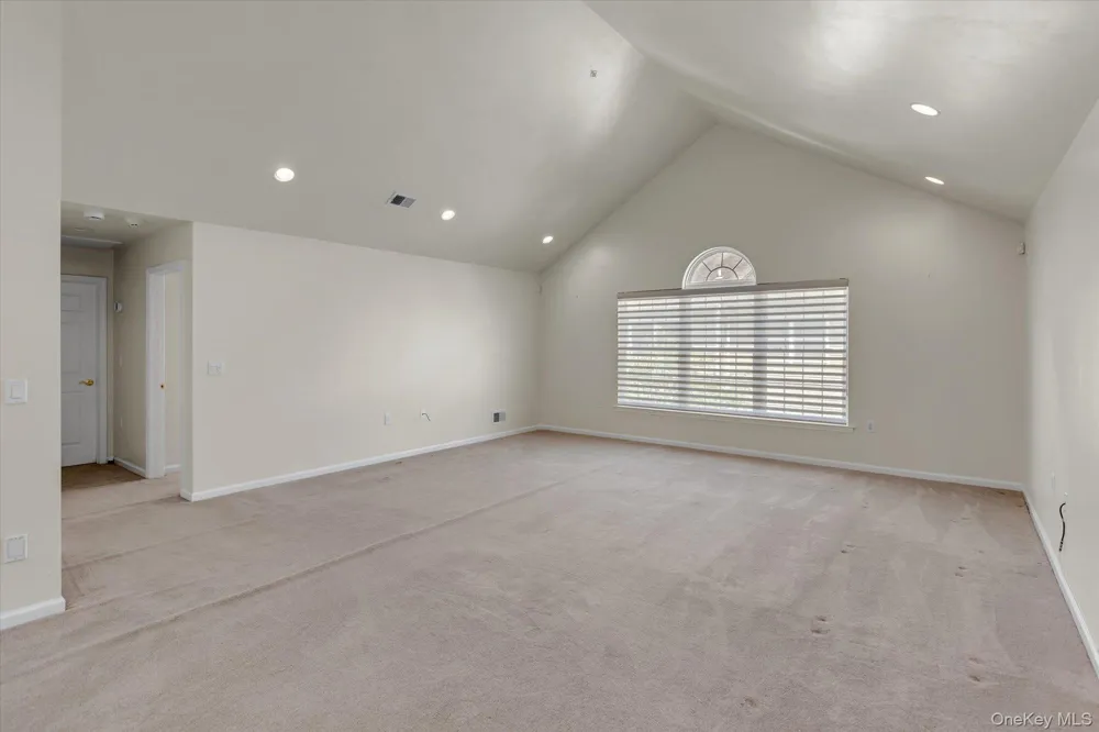 160 Christine Drive Dix Hills, NY 11746
