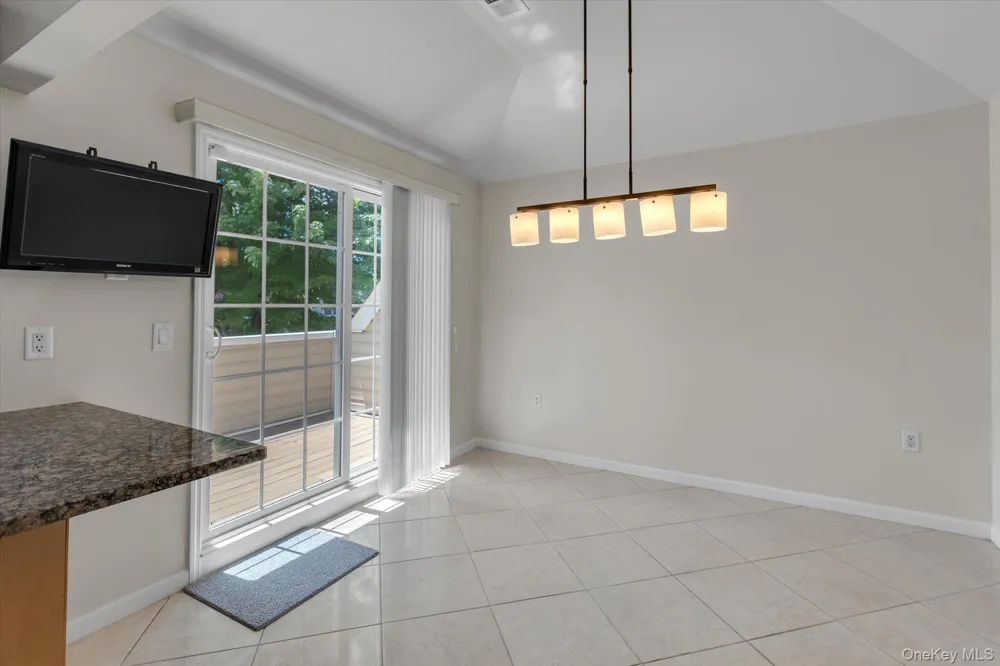 160 Christine Drive Dix Hills, NY 11746