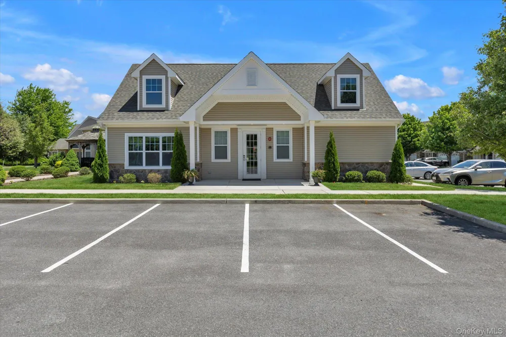 160 Christine Drive Dix Hills, NY 11746