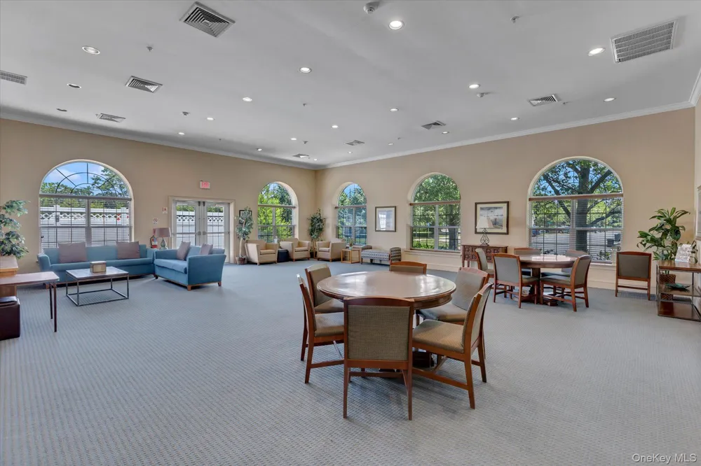 160 Christine Drive Dix Hills, NY 11746