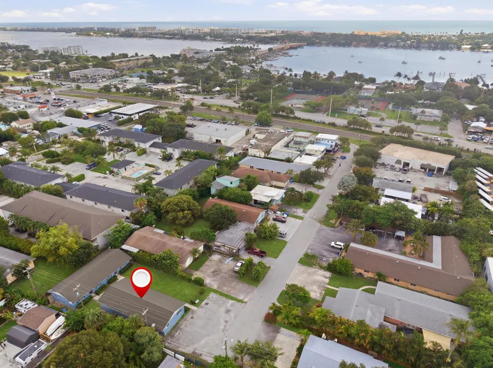 351 Wickline Boulevard Lantana, FL 33462