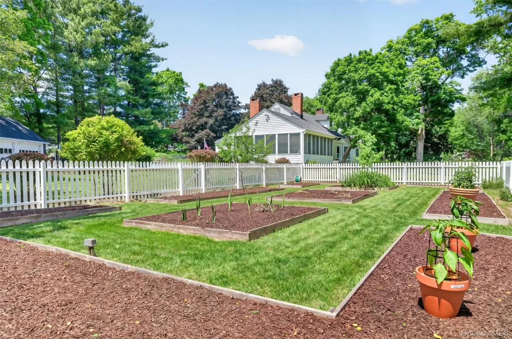 1825 Route 208 Washingtonville, NY 10992