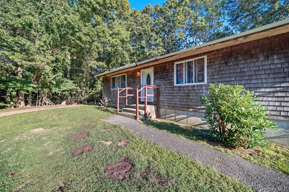 30 Fords Lane Southampton, NY 11968