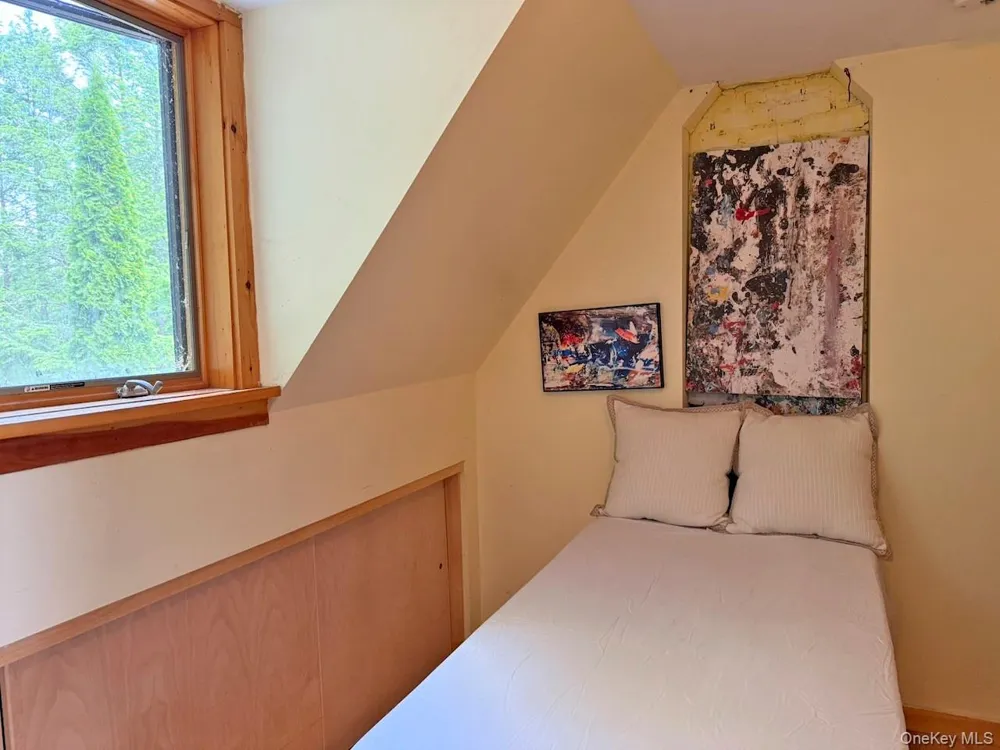 11 Nordic Drive Woodstock, NY 12498