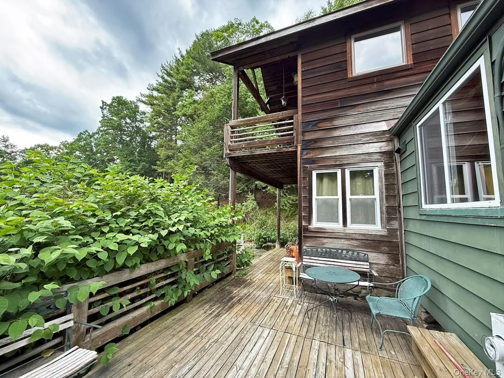 11 Nordic Drive Woodstock, NY 12498