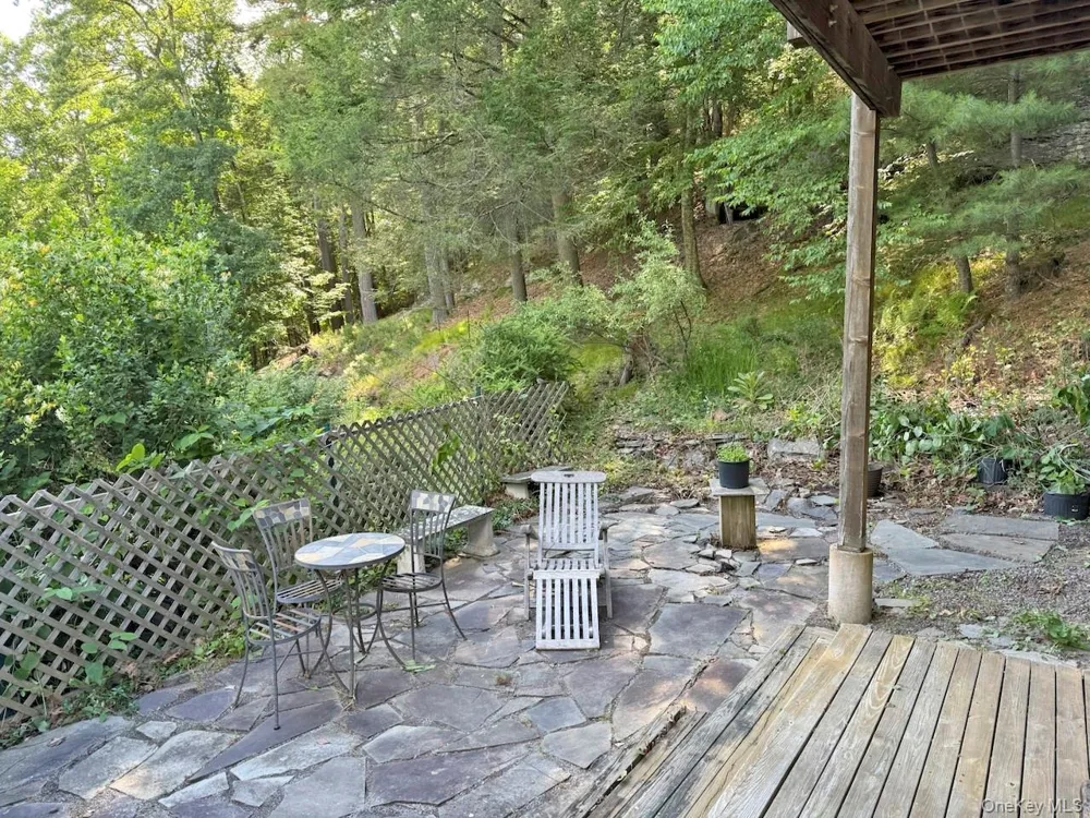 11 Nordic Drive Woodstock, NY 12498