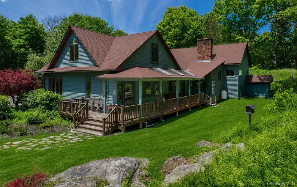 364 Clinton Hollow Salt Point, NY 12578