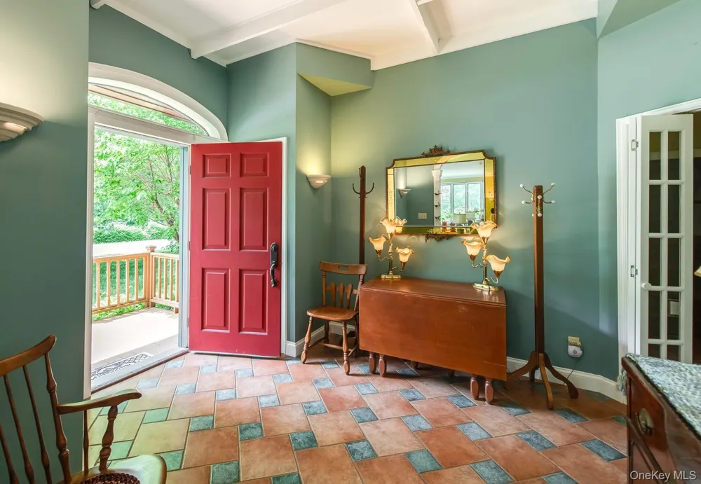 364 Clinton Hollow Salt Point, NY 12578