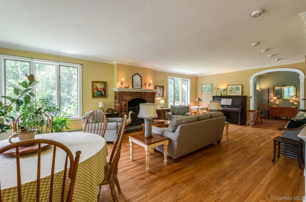 364 Clinton Hollow Salt Point, NY 12578