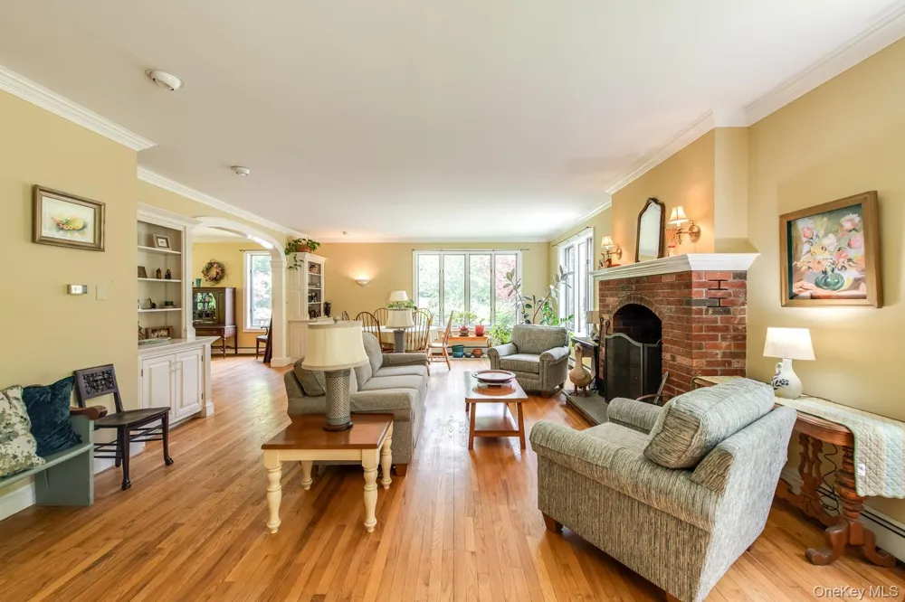 364 Clinton Hollow Salt Point, NY 12578
