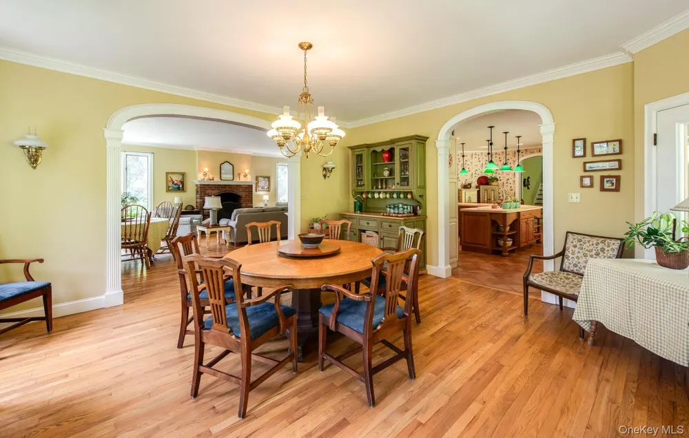 364 Clinton Hollow Salt Point, NY 12578