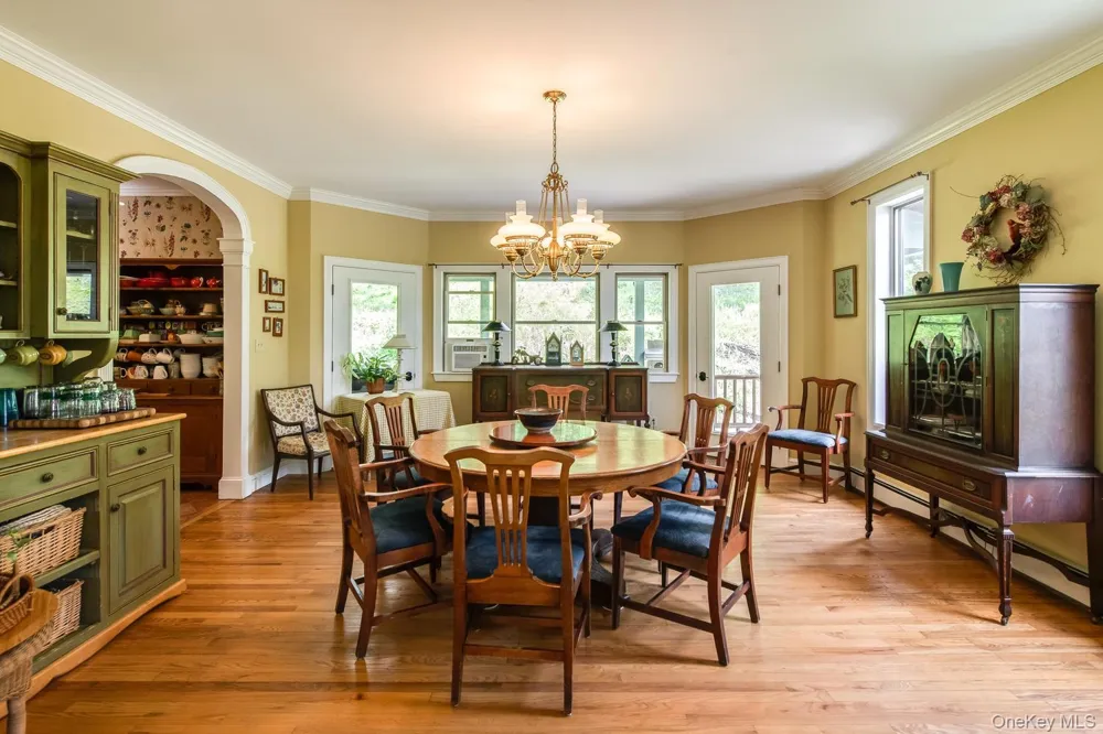 364 Clinton Hollow Salt Point, NY 12578