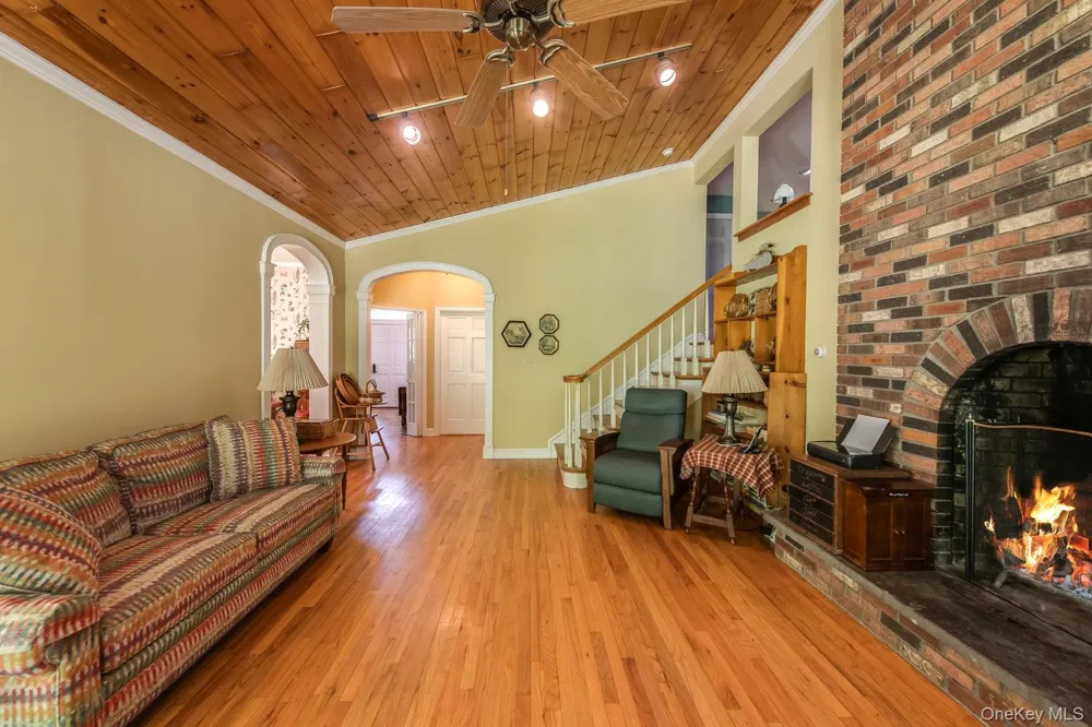 364 Clinton Hollow Salt Point, NY 12578