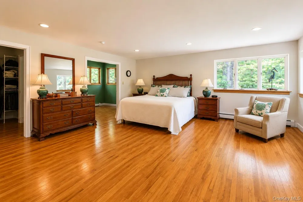 364 Clinton Hollow Salt Point, NY 12578