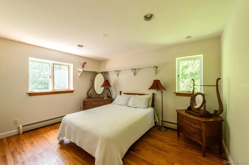 364 Clinton Hollow Salt Point, NY 12578