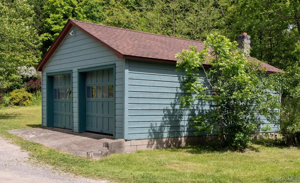 364 Clinton Hollow Salt Point, NY 12578