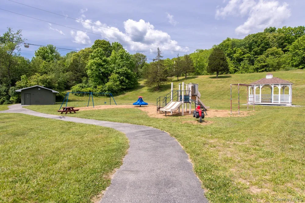 364 Clinton Hollow Salt Point, NY 12578