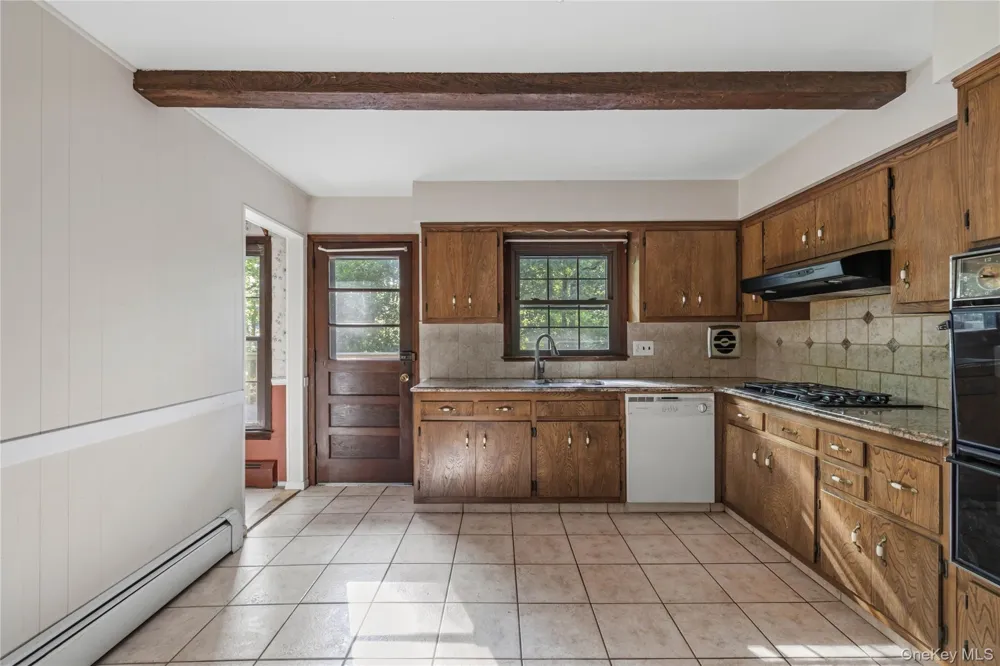 9 Adams Lane Suffern, NY 10901