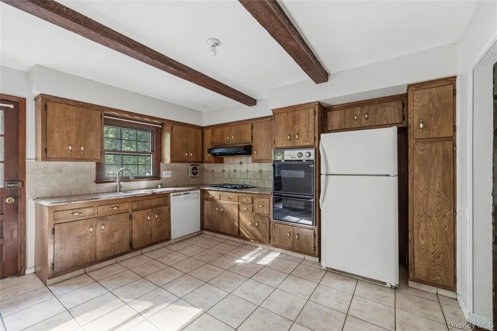 9 Adams Lane Suffern, NY 10901