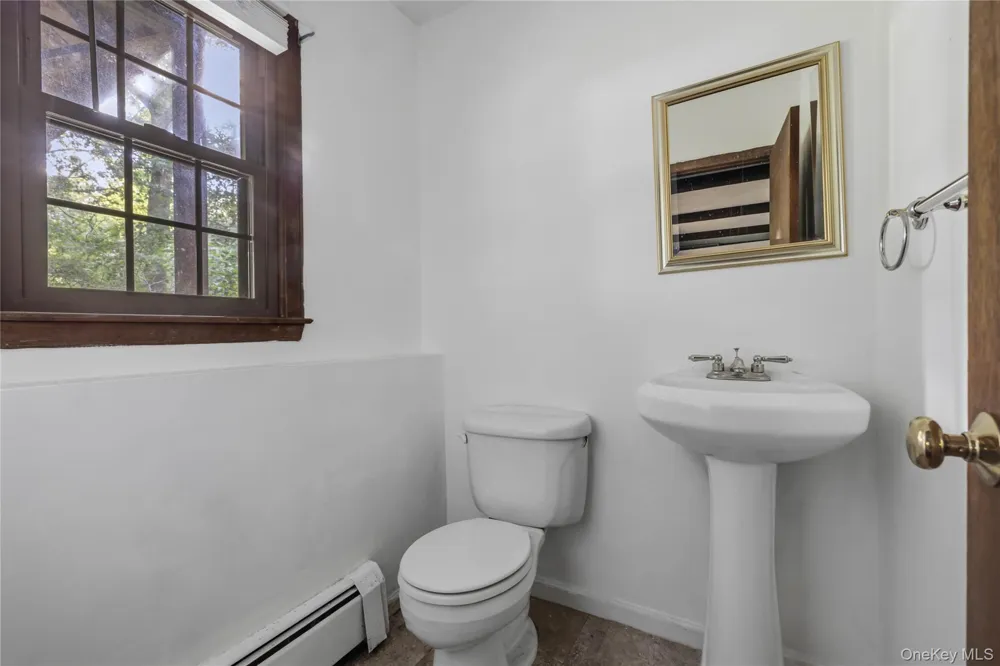 9 Adams Lane Suffern, NY 10901