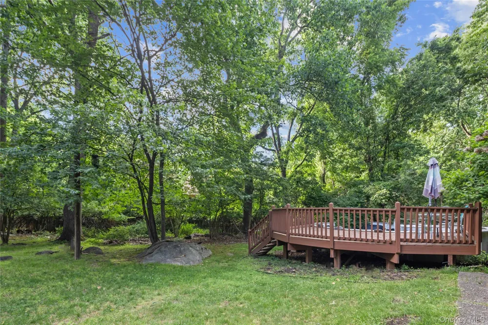 9 Adams Lane Suffern, NY 10901