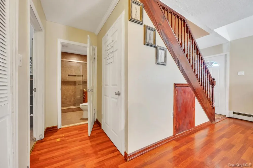 156 Shelter Lane Levittown, NY 11756