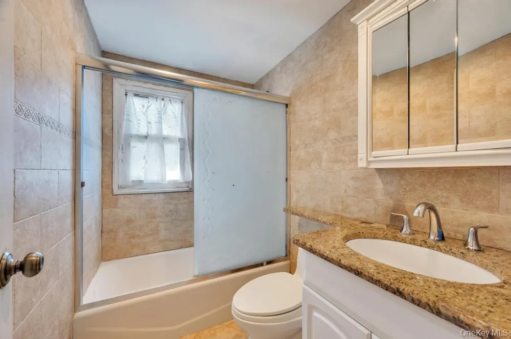 156 Shelter Lane Levittown, NY 11756