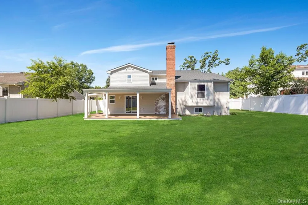 3 Barkley Lane Nesconset, NY 11767