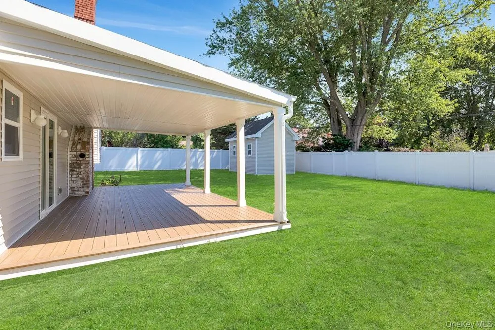 3 Barkley Lane Nesconset, NY 11767